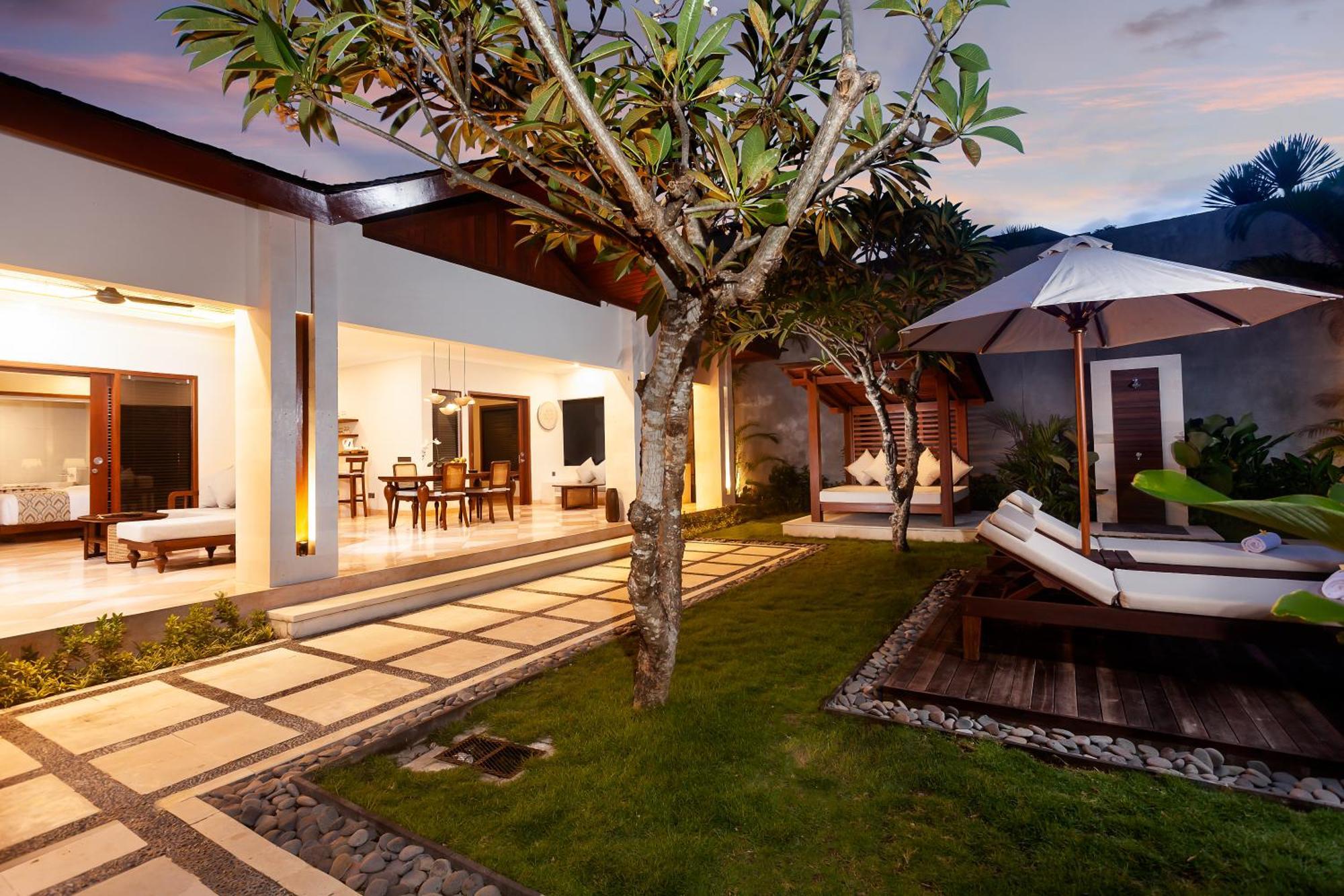 Ghana Villa Seminyak By Pramana Villas Экстерьер фото